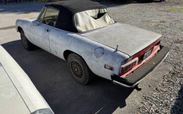 Alfa-romeo-spider-1986-9