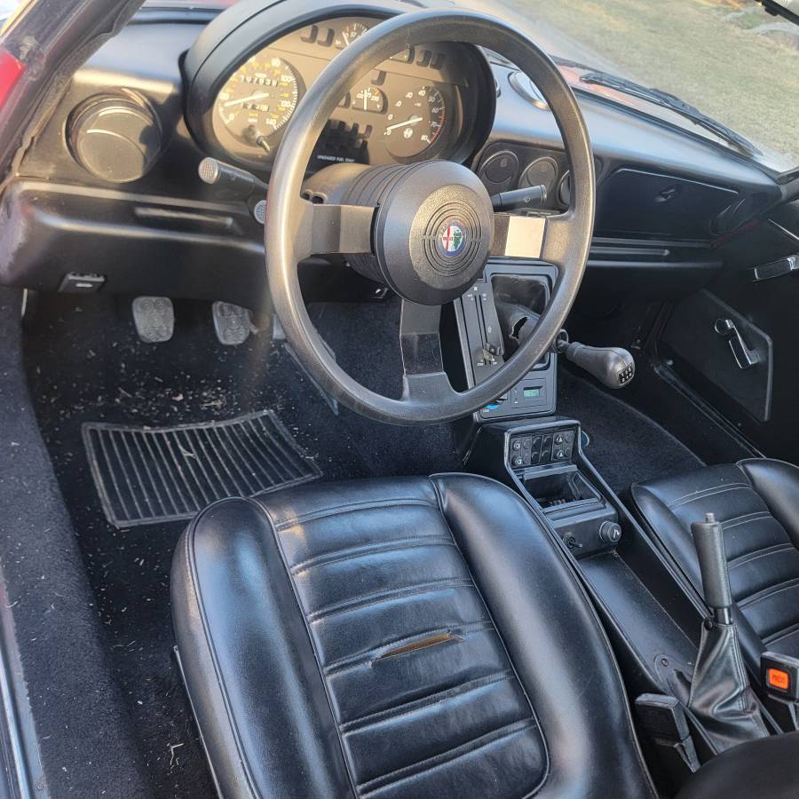 Alfa-romeo-spider-graduate-1988-red-1