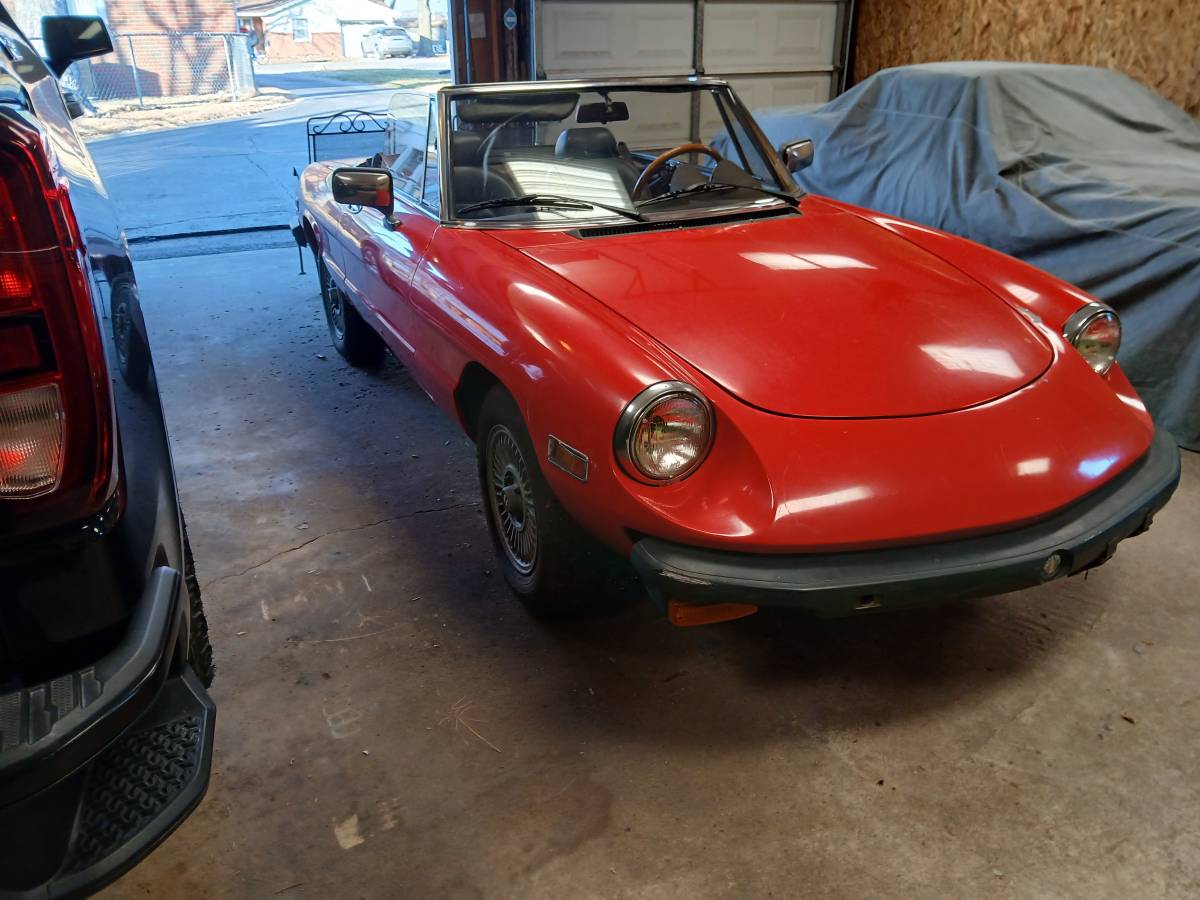 Alfa-romeo-spider-veloce-1981-red-1