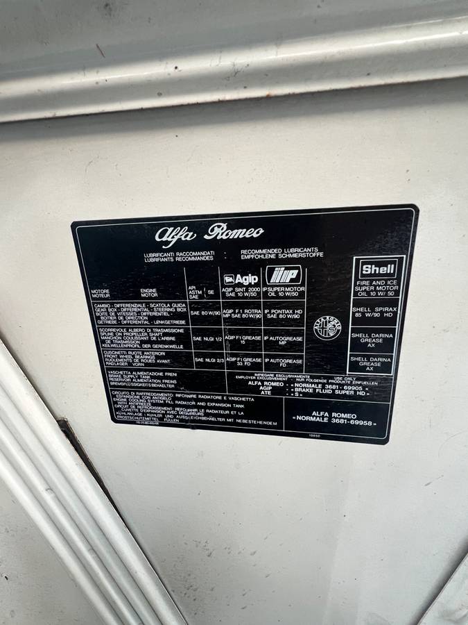 Alfa-romeo-spider-veloce-1986-white-20