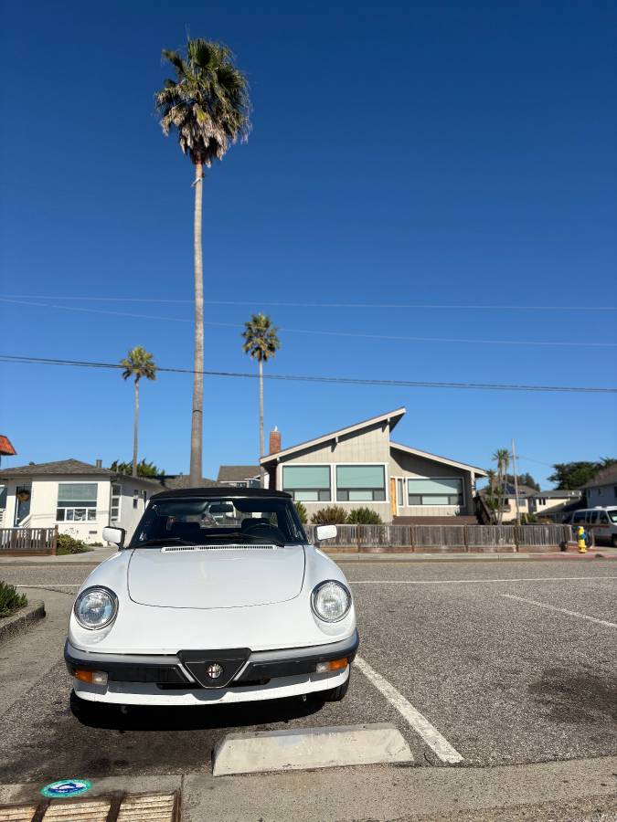 Alfa-romeo-spider-veloce-1989-white-3