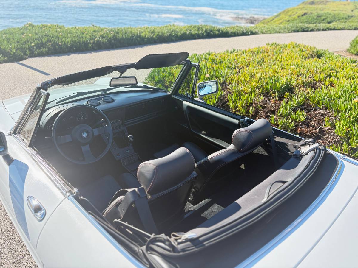 Alfa-romeo-spider-veloce-1989-white-5