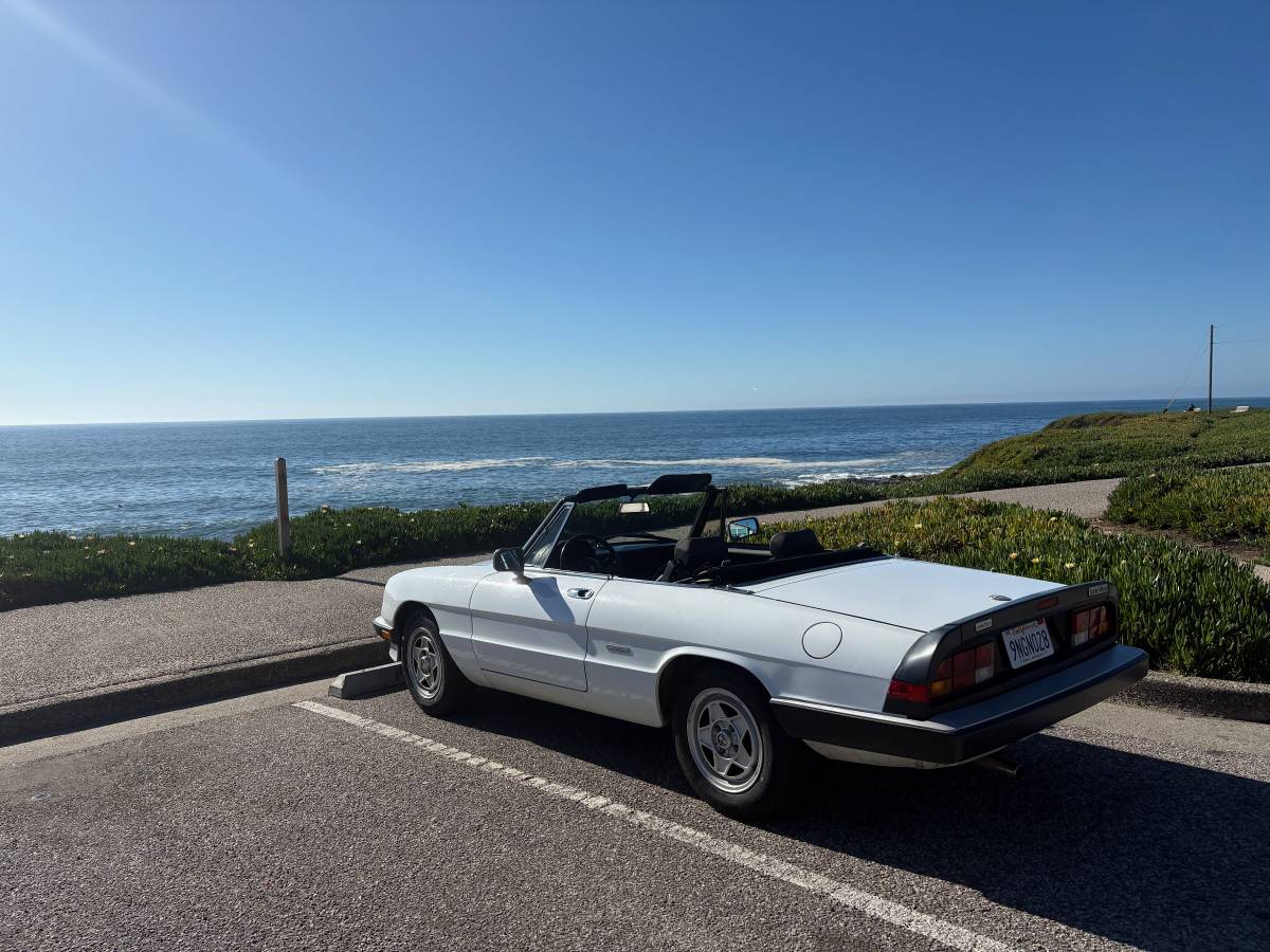 Alfa-romeo-spider-veloce-1989-white-6