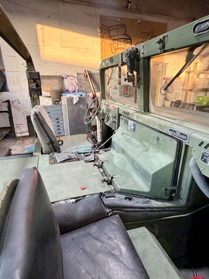 Am-general-humvee-diesel-1988-green-1