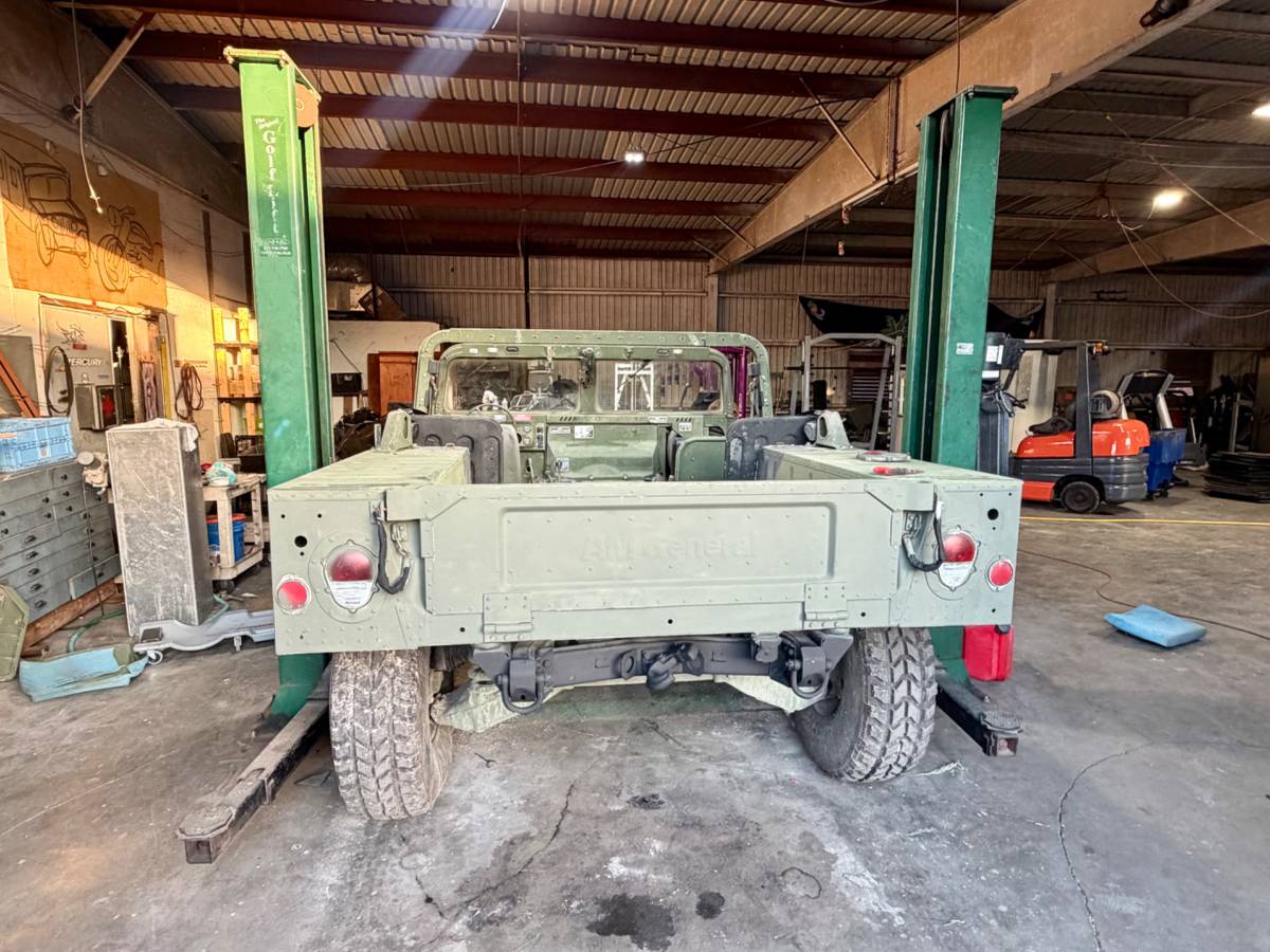 Am-general-humvee-diesel-1988-green-2