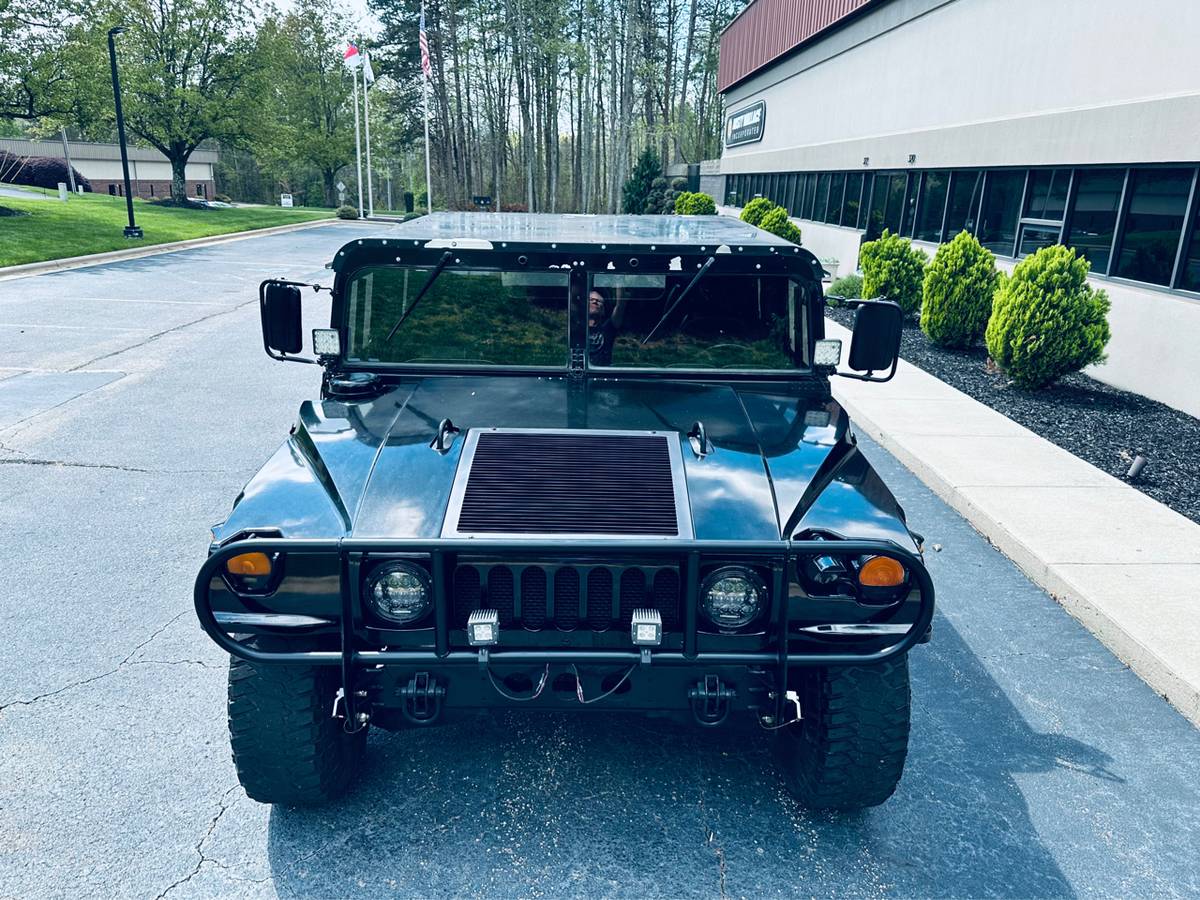 Am-general-humvee-diesel-1994-black-1
