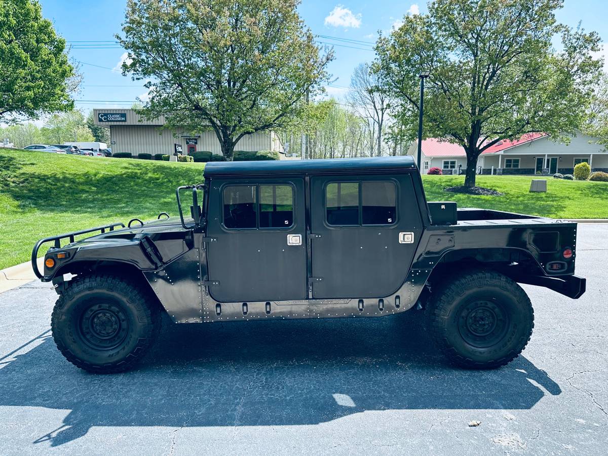 Am-general-humvee-diesel-1994-black-3