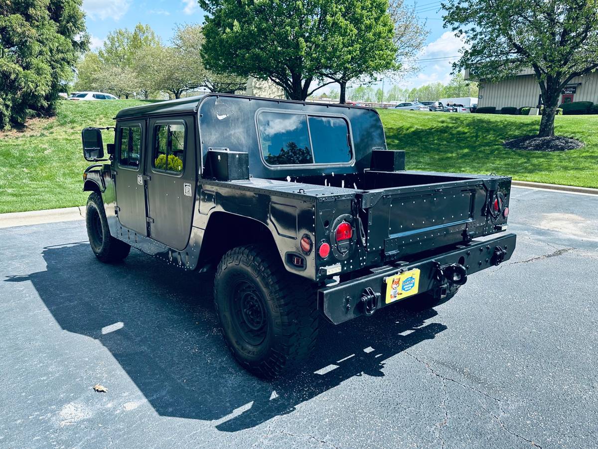 Am-general-humvee-diesel-1994-black-4