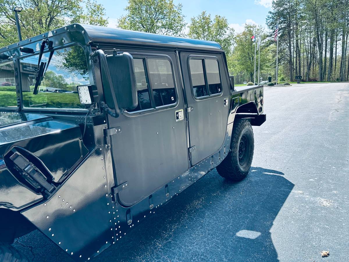 Am-general-humvee-diesel-1994-black-7