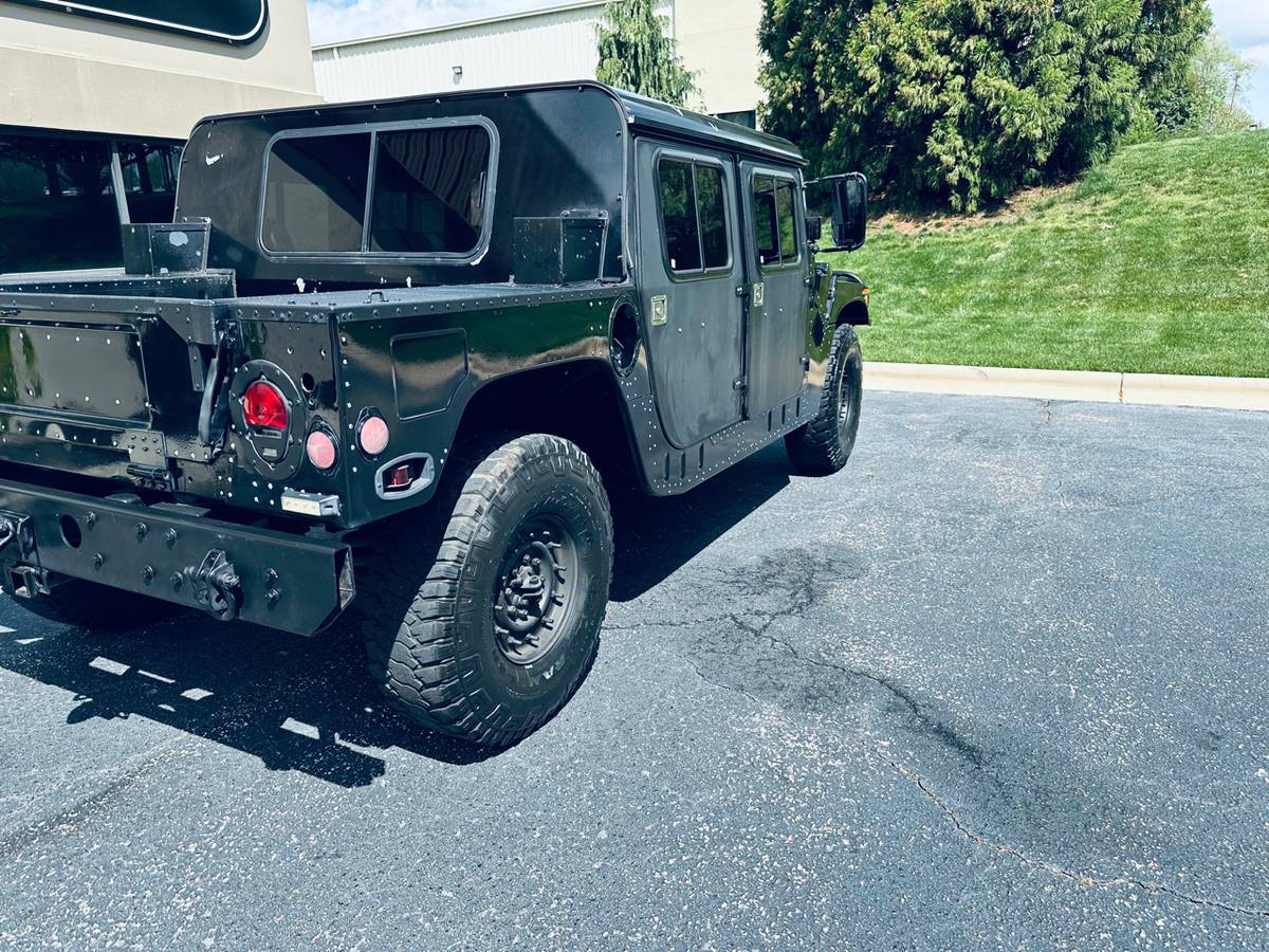 Am-general-humvee-diesel-1994-black-9