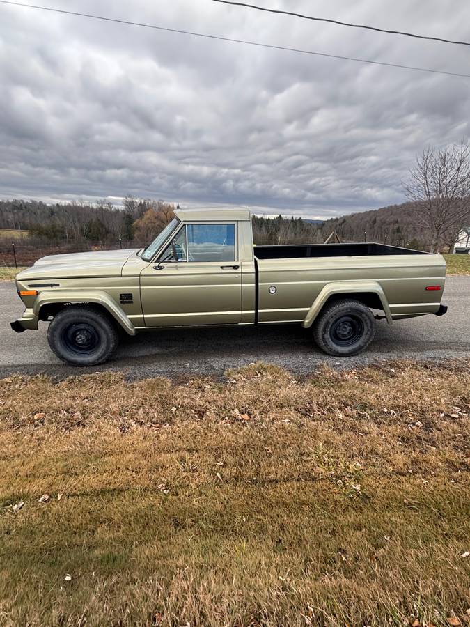 Amc-jeep-j2000-1972-green-1