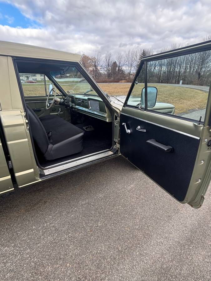 Amc-jeep-j2000-1972-green-4