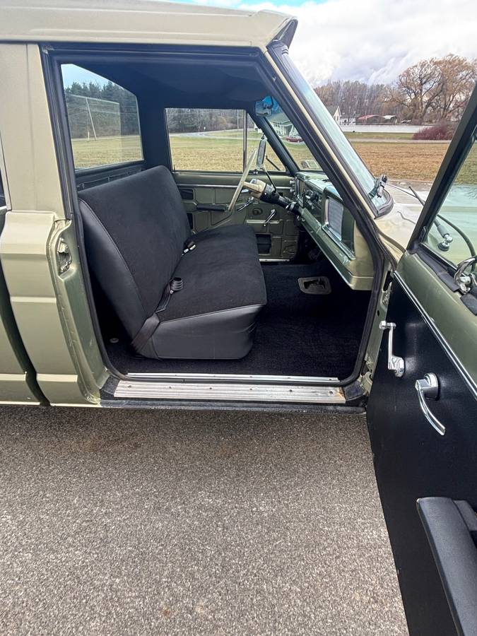 Amc-jeep-j2000-1972-green-5