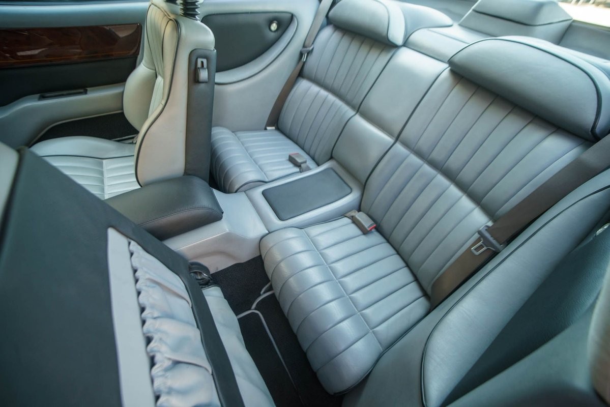 Aston-Martin-Virage-1992-Coupe-15