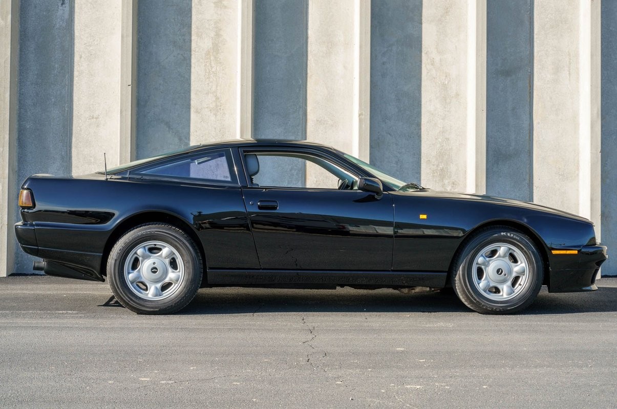Aston-Martin-Virage-1992-Coupe-2