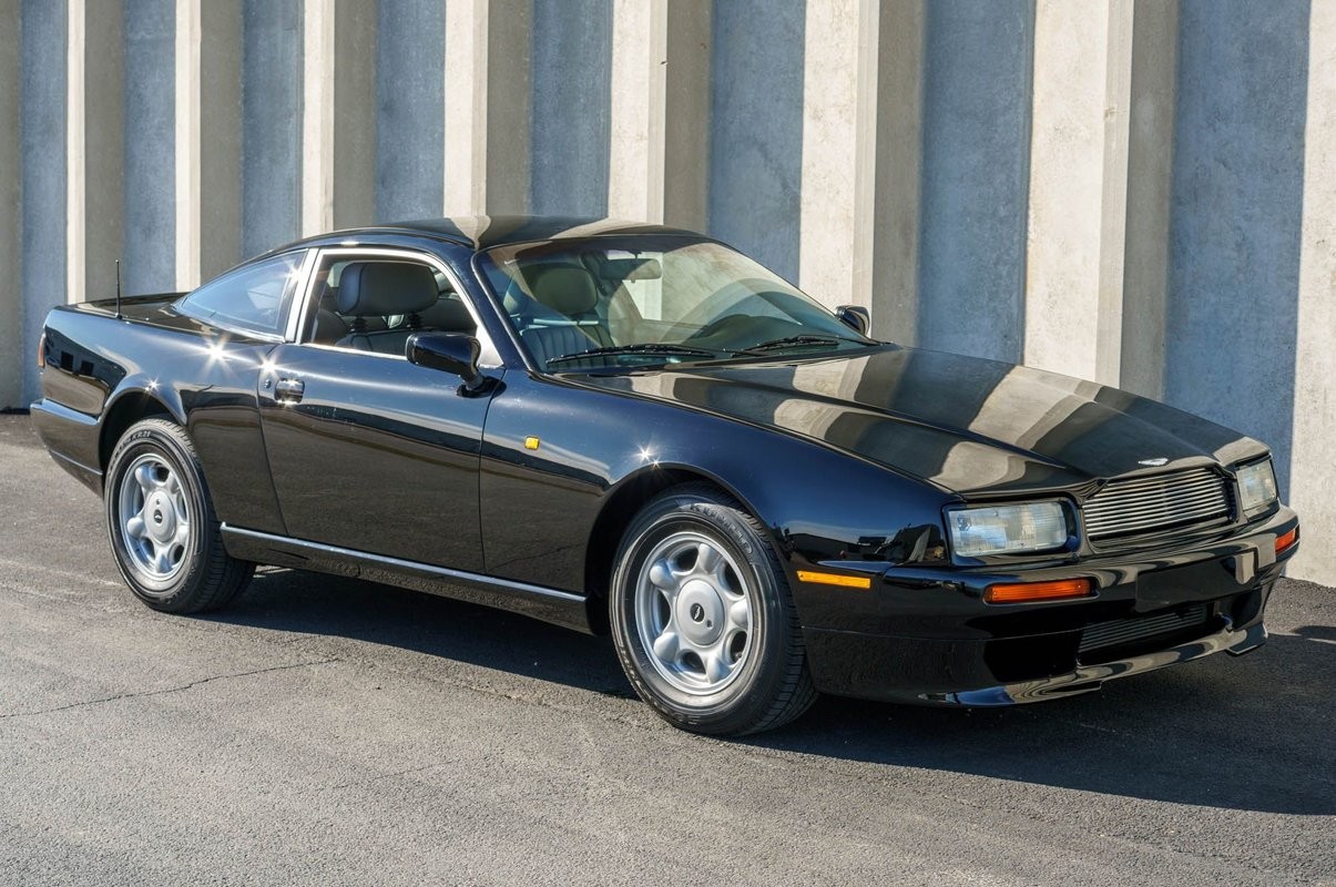 Aston-Martin-Virage-1992-Coupe-25
