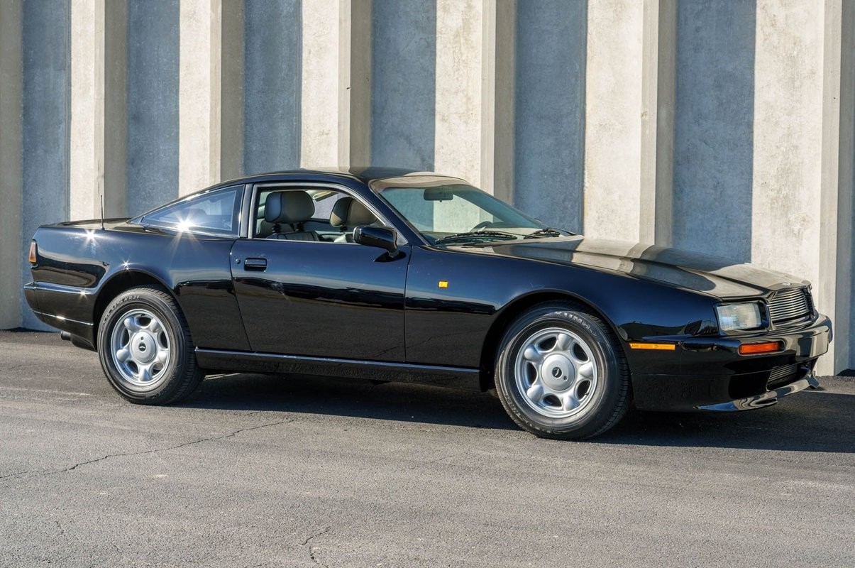 Aston-Martin-Virage-1992-Coupe-26