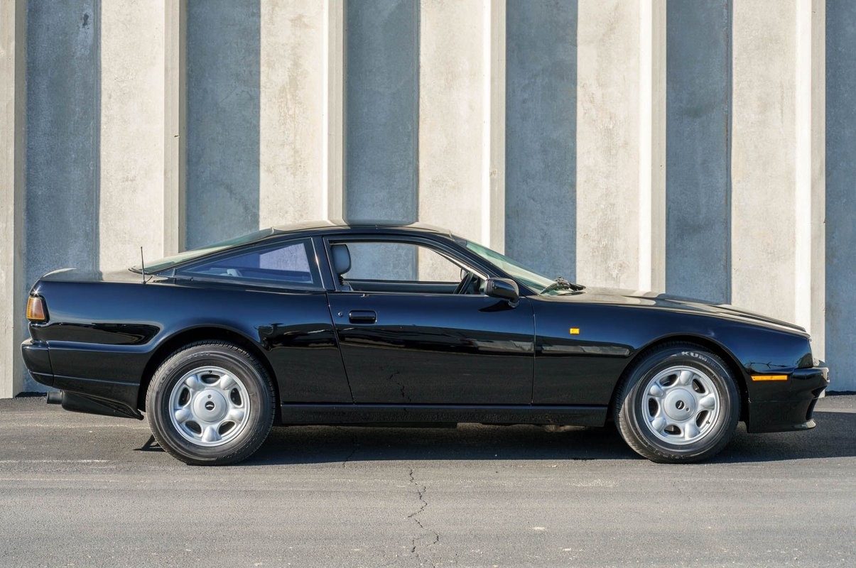 Aston-Martin-Virage-1992-Coupe-27