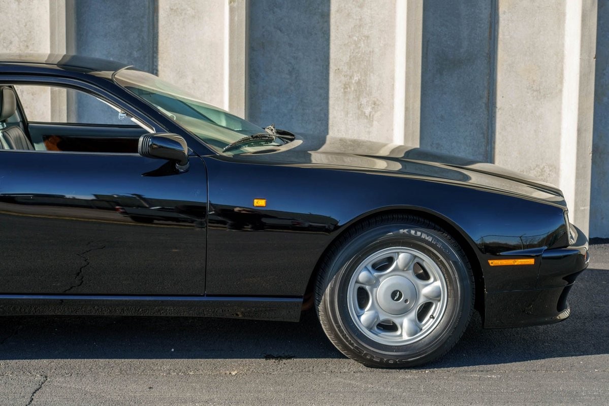 Aston-Martin-Virage-1992-Coupe-36
