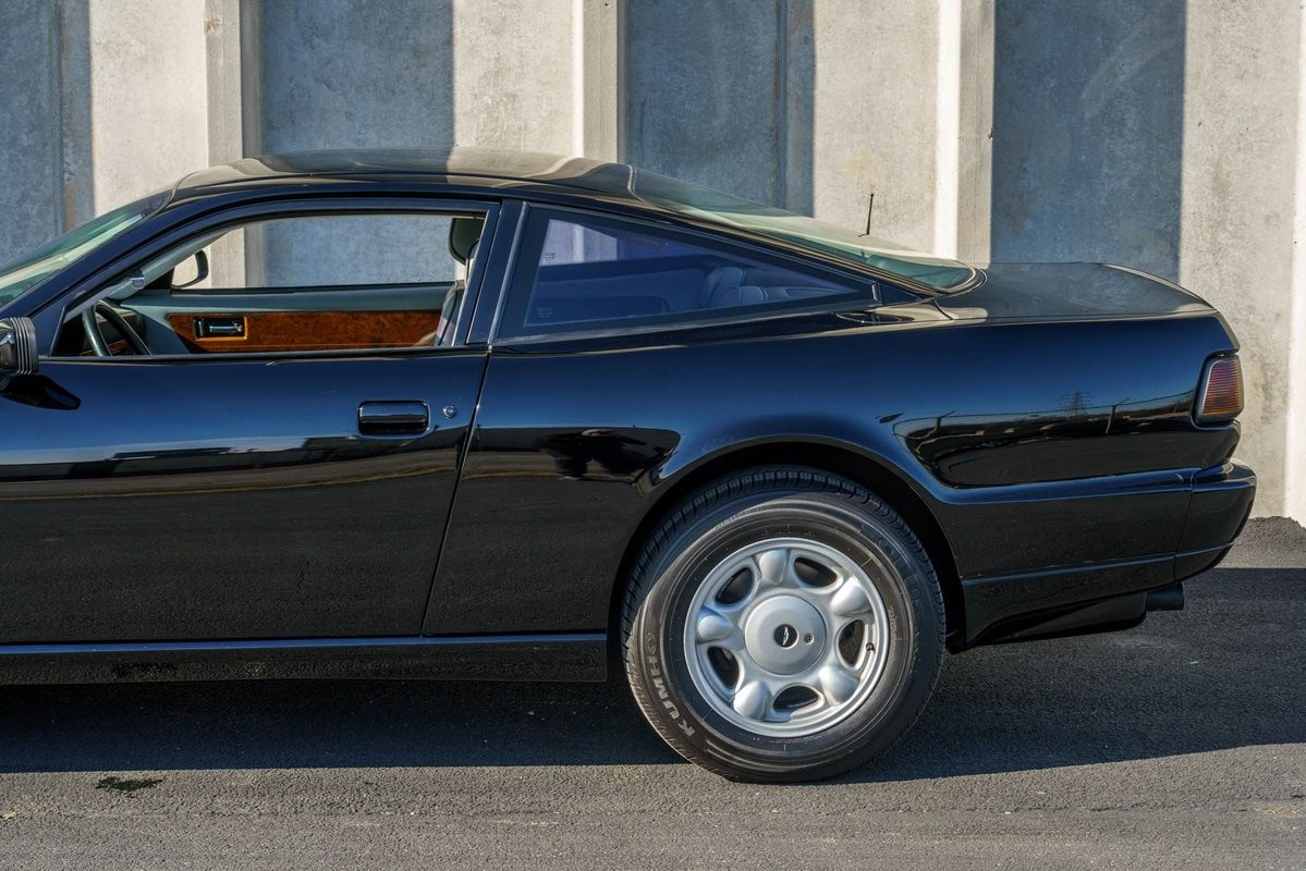 Aston-Martin-Virage-1992-Coupe-38