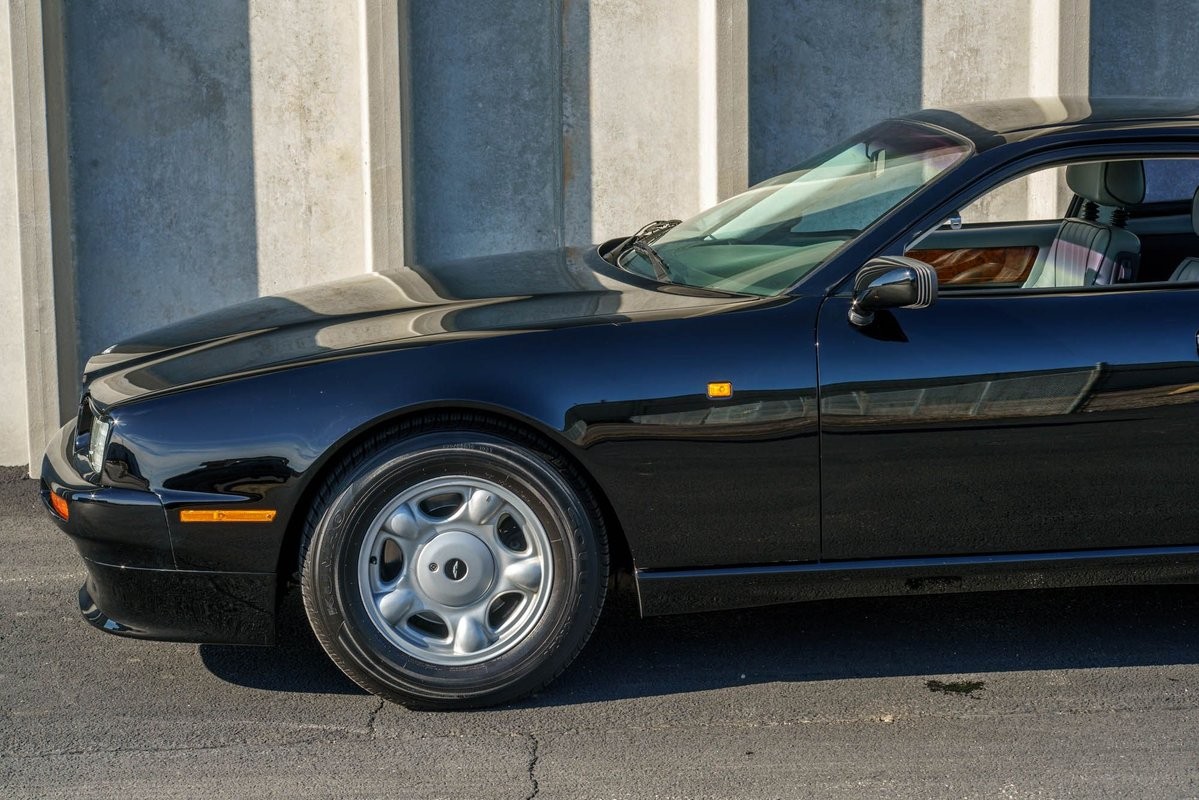 Aston-Martin-Virage-1992-Coupe-39