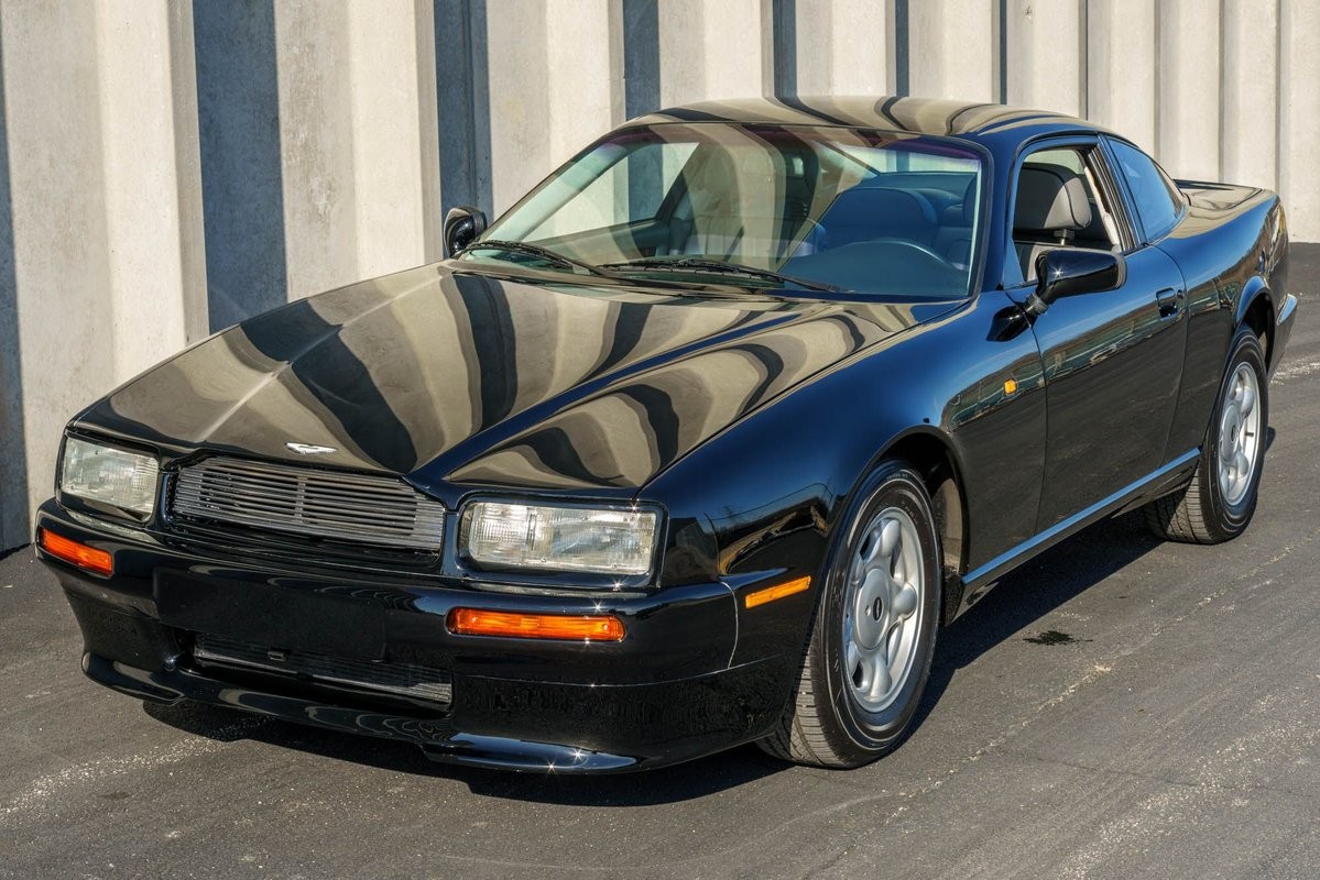 Aston-Martin-Virage-1992-Coupe-7