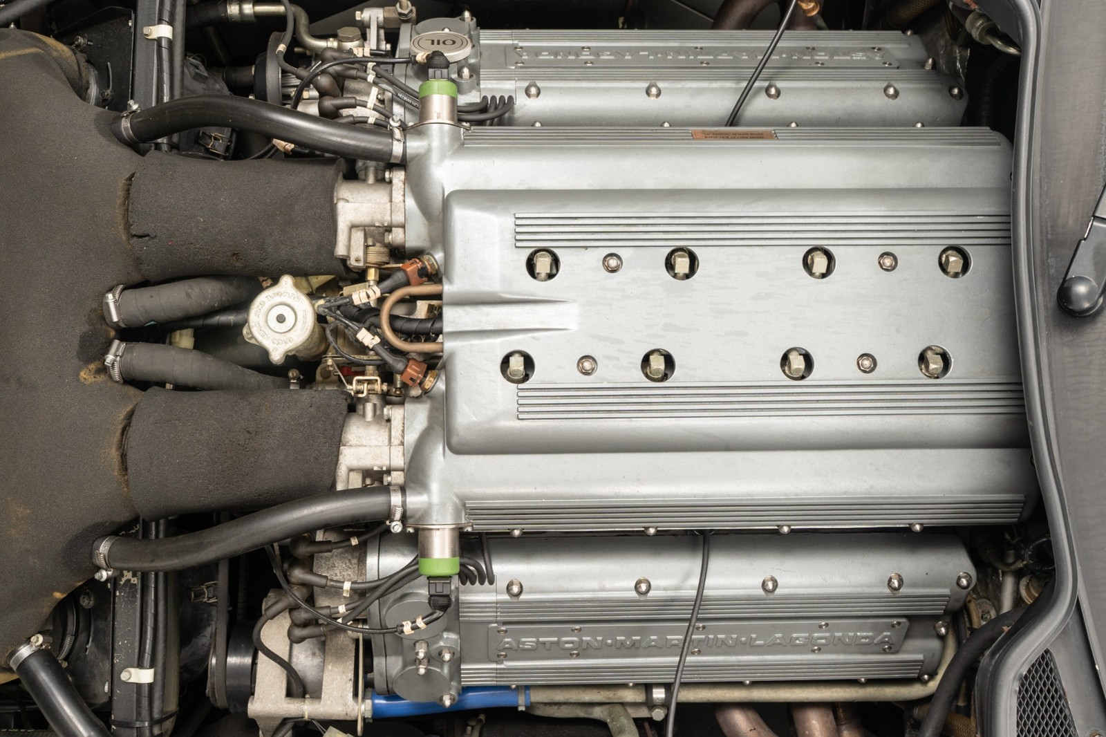 Aston-Martin-Virage-1993-2D-Coupe-11