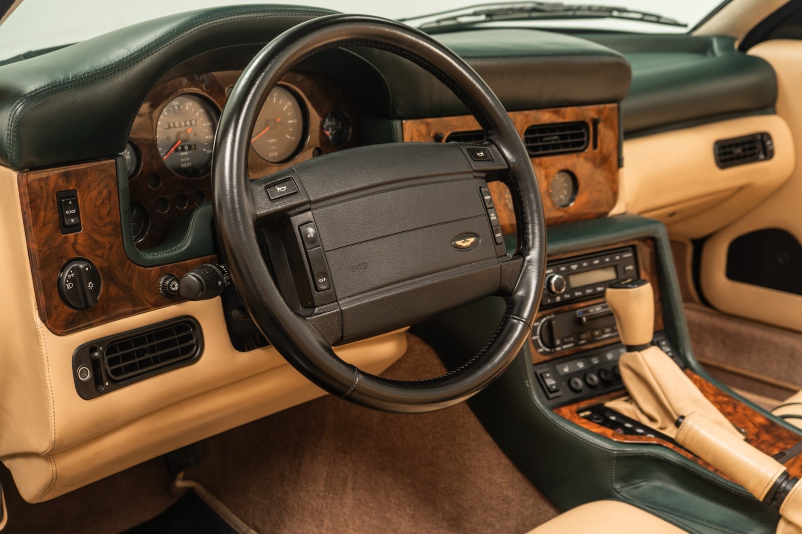 Aston-Martin-Virage-1993-2D-Coupe-12