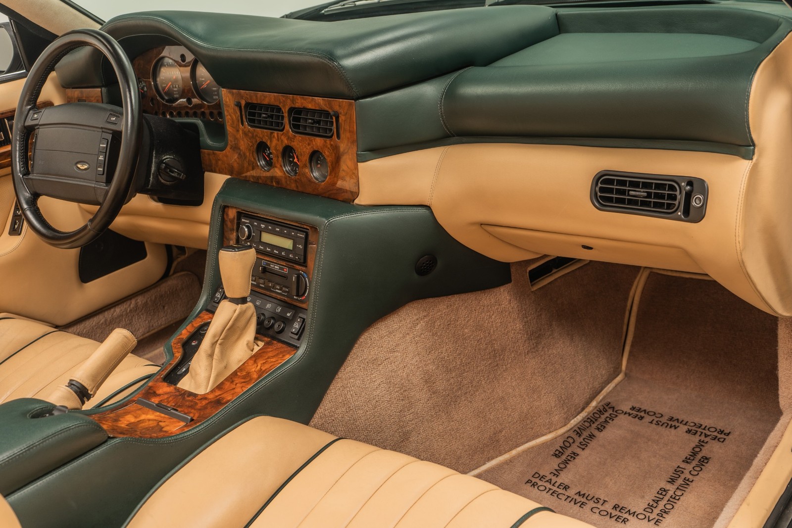 Aston-Martin-Virage-1993-2D-Coupe-13