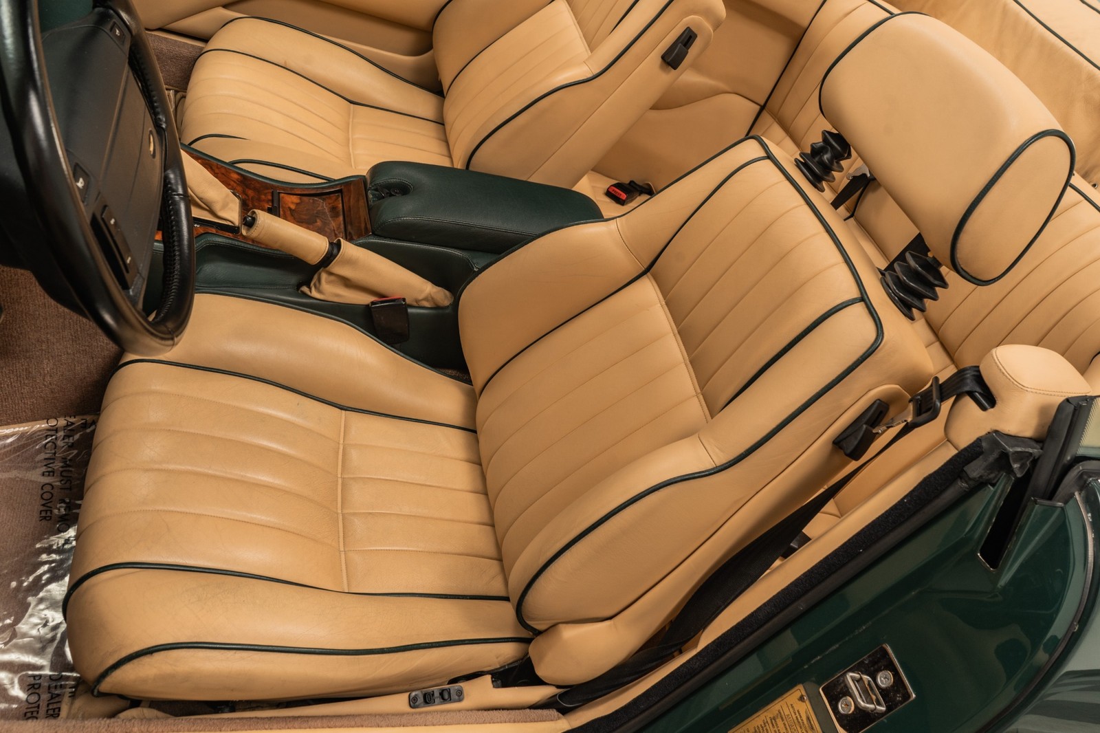 Aston-Martin-Virage-1993-2D-Coupe-24