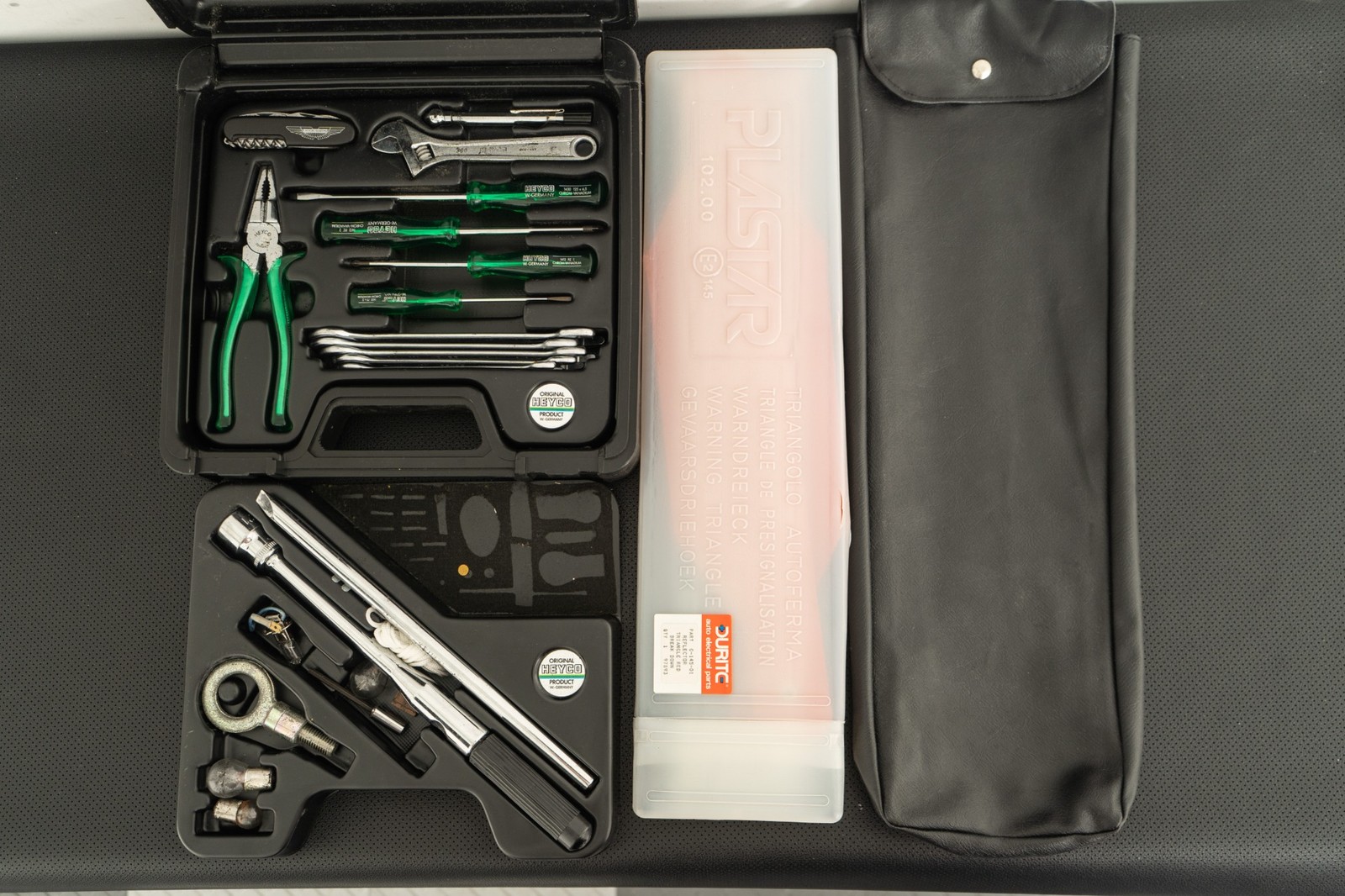 Aston-Martin-Virage-1993-2D-Coupe-35