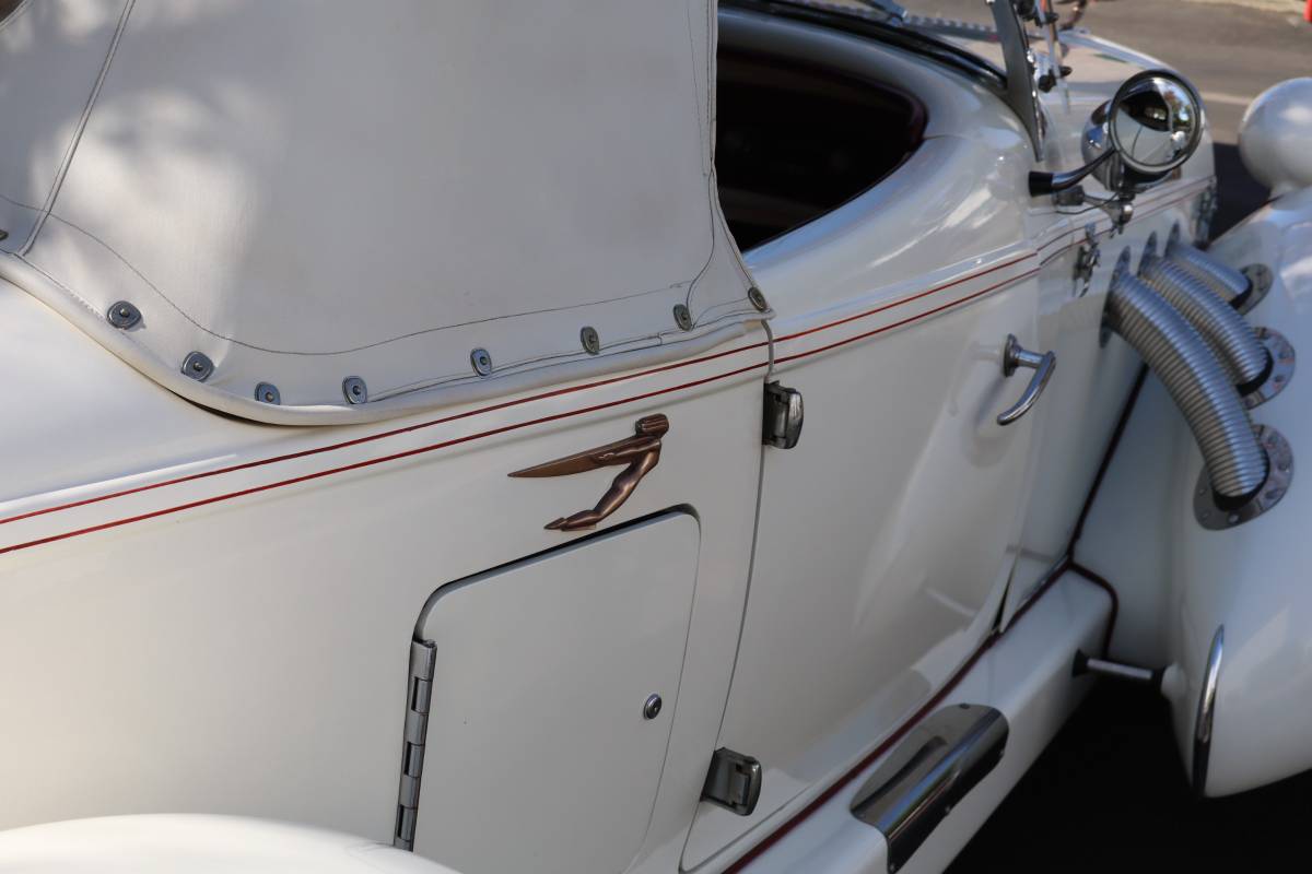 Auburn-boattail-speedster-1978-15