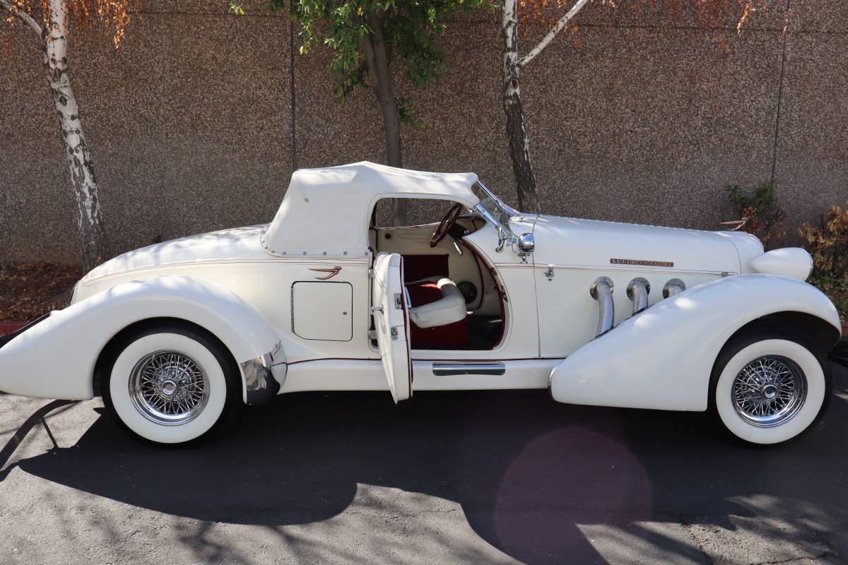 Auburn-boattail-speedster-1978-3