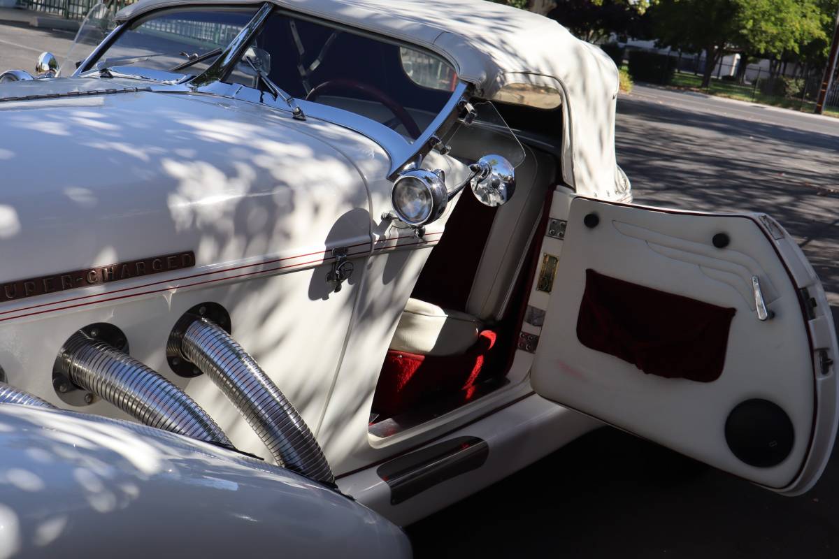 Auburn-boattail-speedster-1978-4