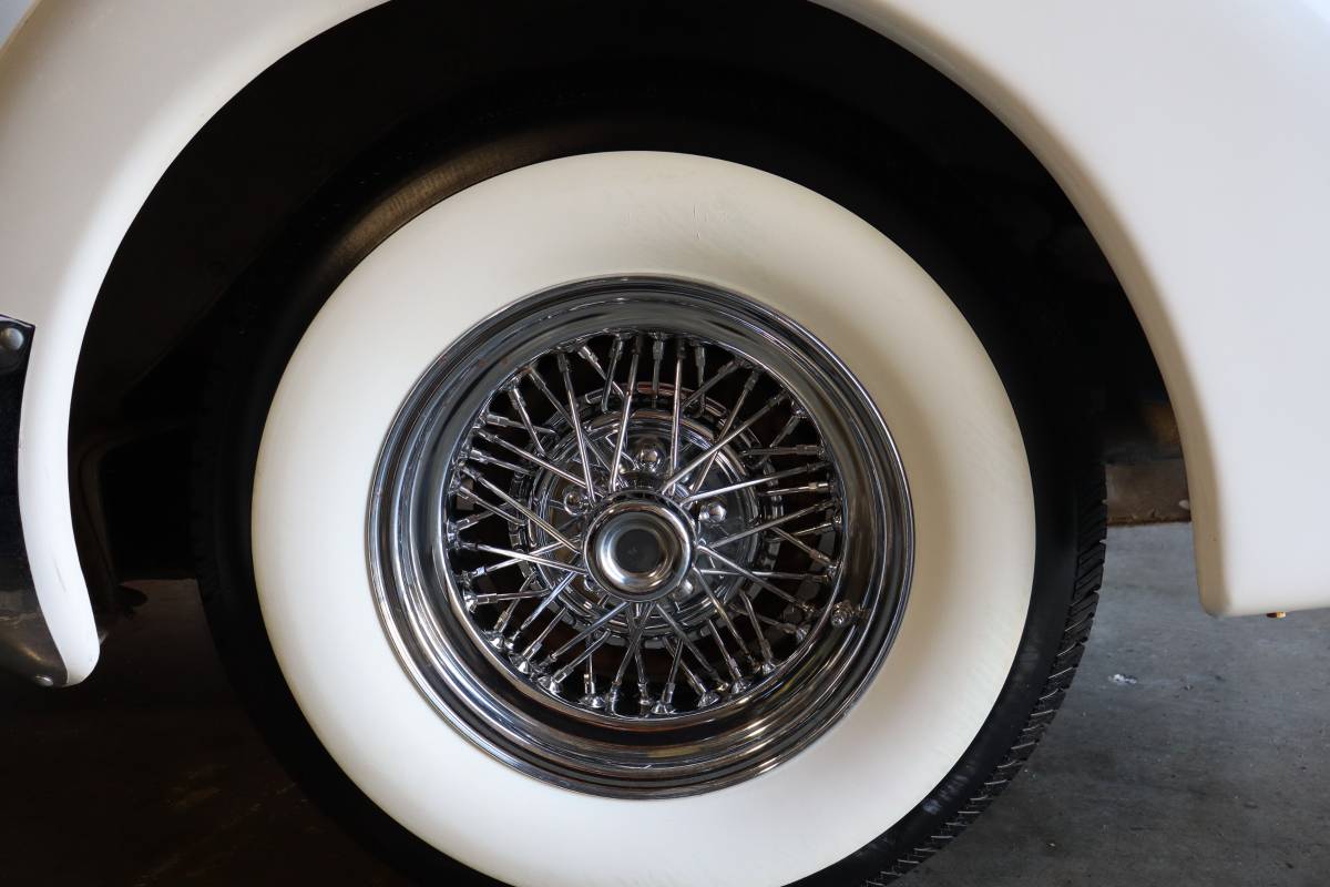 Auburn-boattail-speedster-1978-8