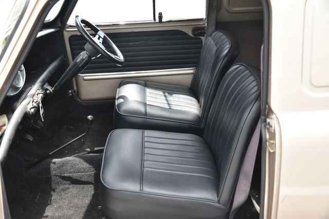 Austin-1967-Van-15