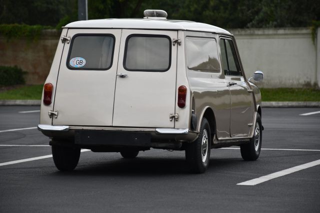 Austin-1967-Van-3