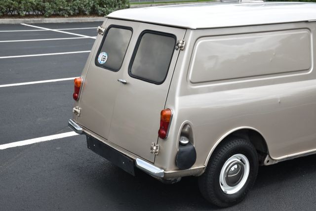 Austin-1967-Van-5