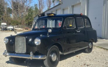 Austin-Fx4-taxi-cab-1967-Black-Leather-tan-10
