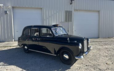 Austin-Fx4-taxi-cab-1967-Black-Leather-tan-7