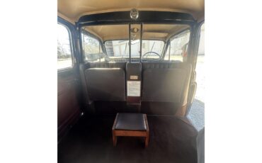 Austin-Fx4-taxi-cab-1967-Black-Leather-tan-8