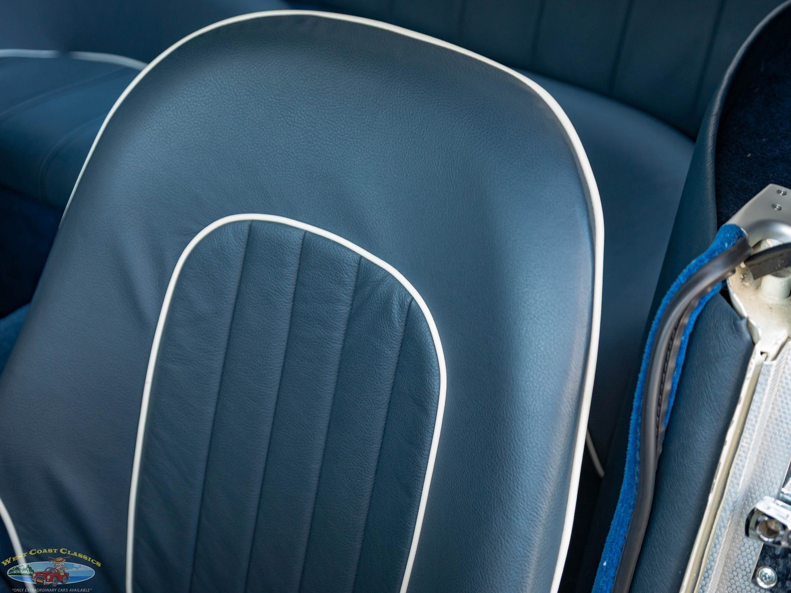 Austin-Healey-BT7-Roadster-1960-2-Door-Convertible-29