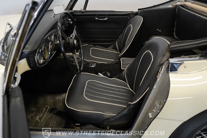 Austin-healey-3000-1963-Old-English-White-Black-12