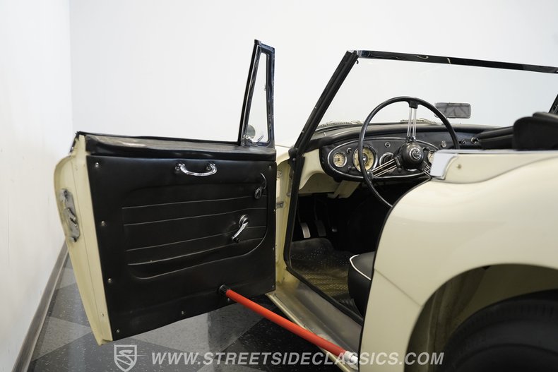 Austin-healey-3000-1963-Old-English-White-Black-42