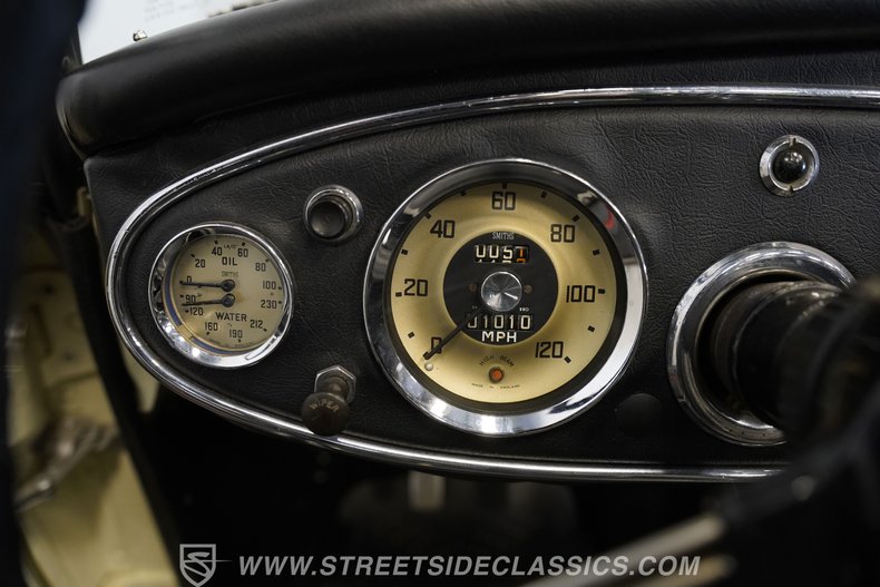 Austin-healey-3000-1963-Old-English-White-Black-46