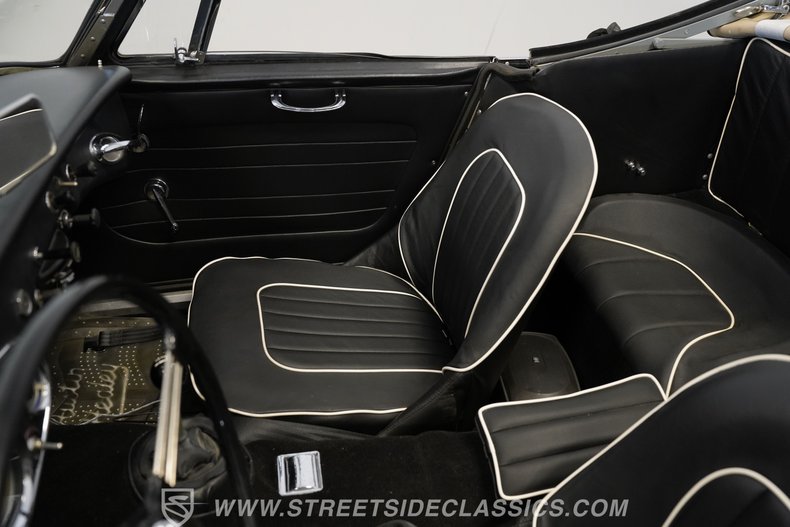 Austin-healey-3000-1963-Old-English-White-Black-49