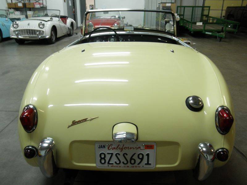 Austin-healey-sprite-1960-yellow-1