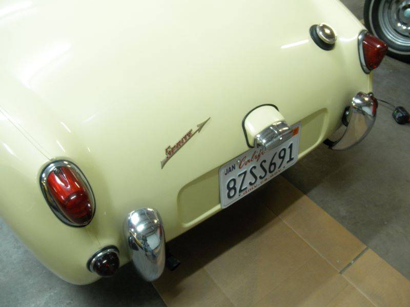 Austin-healey-sprite-1960-yellow-2