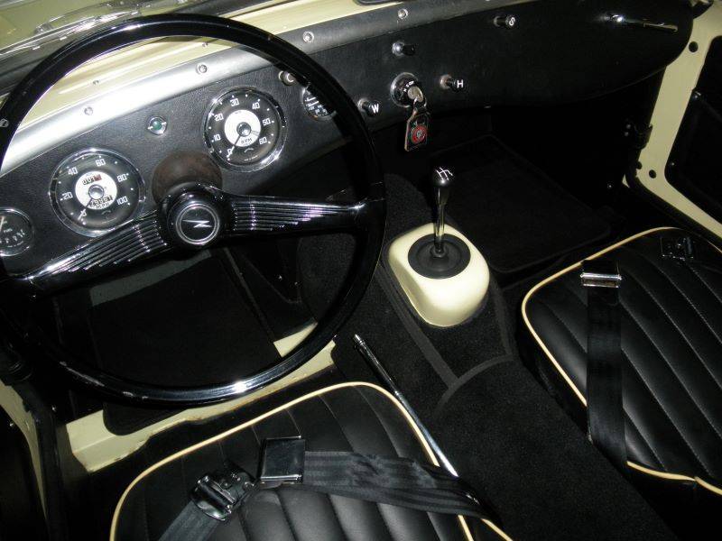 Austin-healey-sprite-1960-yellow-5