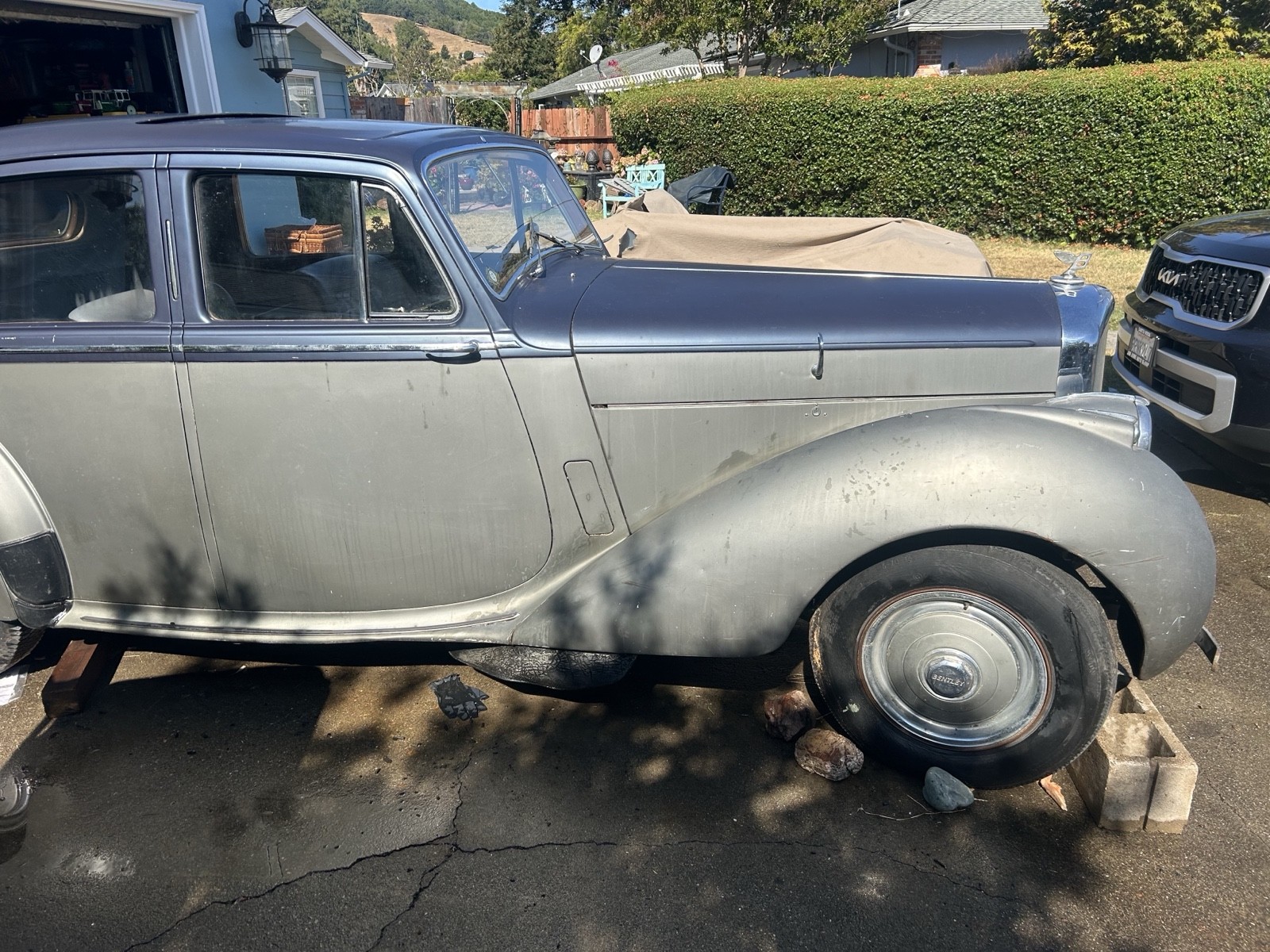 Bentley-MK-VI-1952-Sedan-1